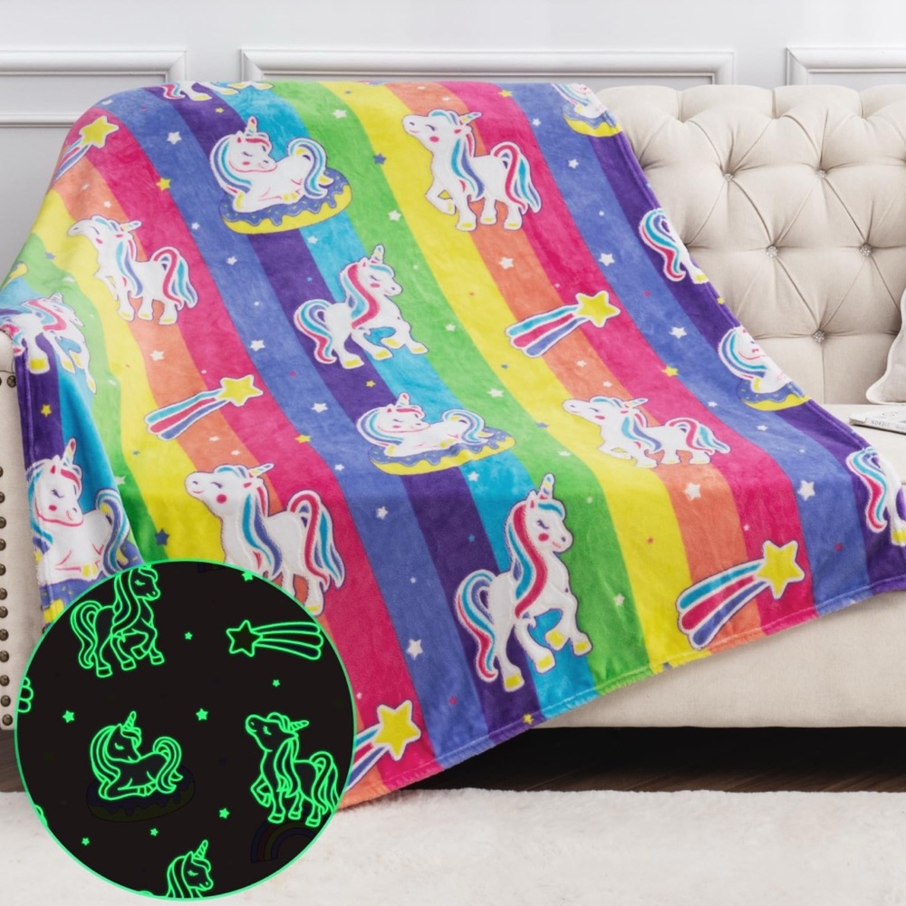 NWT Colorful Unicorn Glow-in-the-Dark Blanket - 50 x‎ 60”